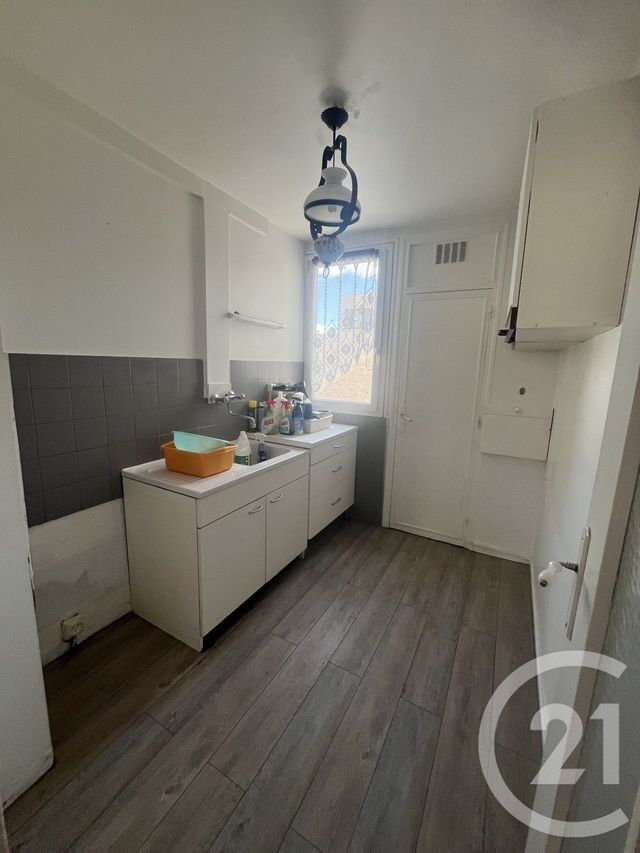 Appartement F4 à vendre - 4 pièces - 65.7 m2 - GENNEVILLIERS - 92 - ILE-DE-FRANCE - Century 21 Halesia Immobilier