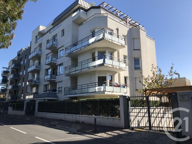 Appartement F3 à vendre - 3 pièces - 65.8 m2 - GENNEVILLIERS - 92 - ILE-DE-FRANCE - Century 21 Halesia Immobilier