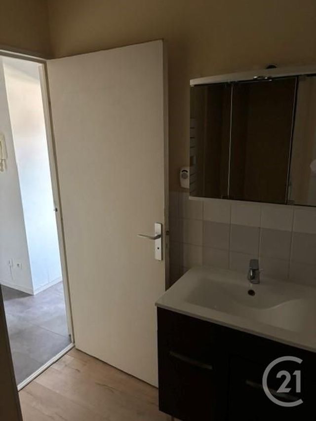 Appartement Studio à louer - 1 pièce - 21.47 m2 - GENNEVILLIERS - 92 - ILE-DE-FRANCE - Century 21 Halesia Immobilier