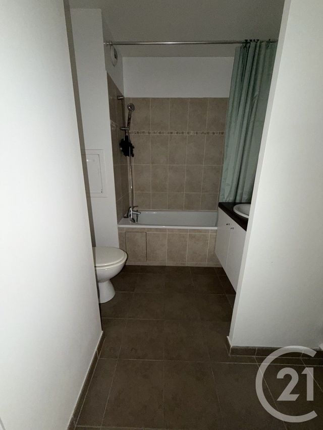 Appartement F2 à louer - 2 pièces - 41.74 m2 - GENNEVILLIERS - 92 - ILE-DE-FRANCE - Century 21 Halesia Immobilier