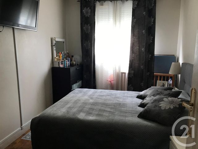 Afficher la photo en grand Appartement F4 à vendre - 4 pièces - 65.0 m2 - GENNEVILLIERS - 92 - ILE-DE-FRANCE - Century 21 Halesia Immobilier
