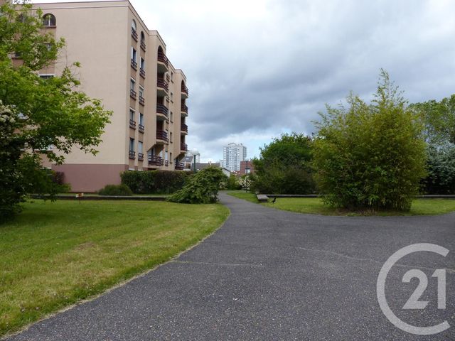 Appartement F3 à louer - 3 pièces - 62.43 m2 - GENNEVILLIERS - 92 - ILE-DE-FRANCE - Century 21 Halesia Immobilier Appartement F3 à louer - 3 pièces - 62.43 m2 - GENNEVILLIERS - 92 - ILE-DE-FRANCE - Century 21 Halesia Immobilier