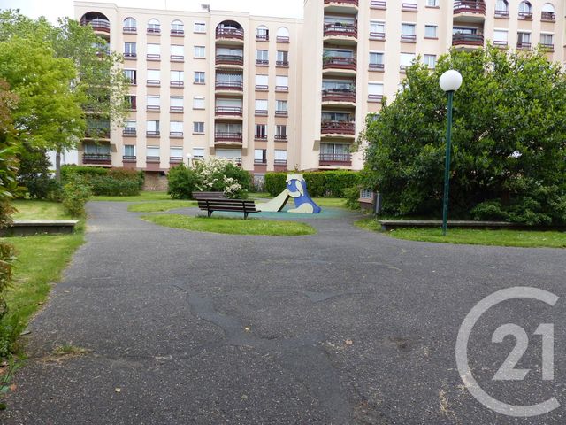 Appartement F3 à louer - 3 pièces - 62.43 m2 - GENNEVILLIERS - 92 - ILE-DE-FRANCE - Century 21 Halesia Immobilier Appartement F3 à louer - 3 pièces - 62.43 m2 - GENNEVILLIERS - 92 - ILE-DE-FRANCE - Century 21 Halesia Immobilier