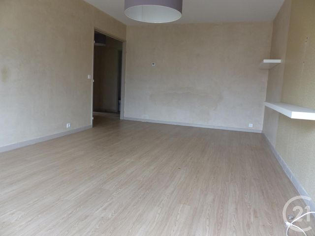 Appartement F3 à louer - 3 pièces - 62.43 m2 - GENNEVILLIERS - 92 - ILE-DE-FRANCE - Century 21 Halesia Immobilier Appartement F3 à louer - 3 pièces - 62.43 m2 - GENNEVILLIERS - 92 - ILE-DE-FRANCE - Century 21 Halesia Immobilier