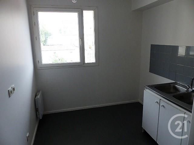 Afficher la photo en grand Appartement F4 à vendre - 4 pièces - 80.25 m2 - GENNEVILLIERS - 92 - ILE-DE-FRANCE - Century 21 Halesia Immobilier