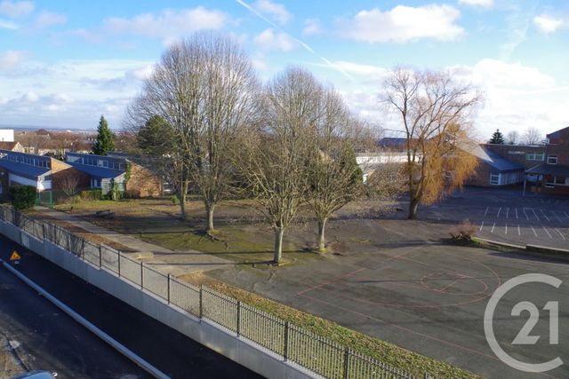 Appartement F2 à louer - 2 pièces - 40.0 m2 - JOUY LE MOUTIER - 95 - ILE-DE-FRANCE - Century 21 Halesia Immobilier