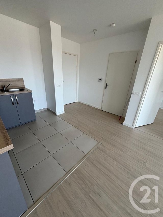 Appartement F2 à louer - 2 pièces - 40.0 m2 - JOUY LE MOUTIER - 95 - ILE-DE-FRANCE - Century 21 Halesia Immobilier