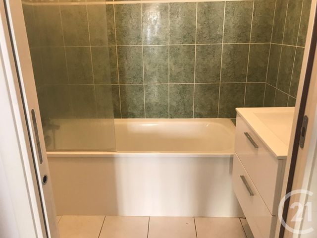 Afficher la photo en grand Appartement F3 à vendre - 3 pièces - 57.0 m2 - VILLENEUVE LA GARENNE - 92 - ILE-DE-FRANCE - Century 21 Halesia Immobilier