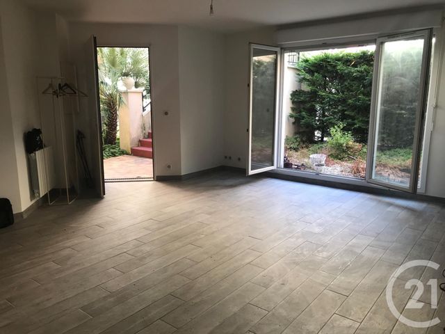 Afficher la photo en grand Appartement F3 à vendre - 3 pièces - 57.0 m2 - VILLENEUVE LA GARENNE - 92 - ILE-DE-FRANCE - Century 21 Halesia Immobilier