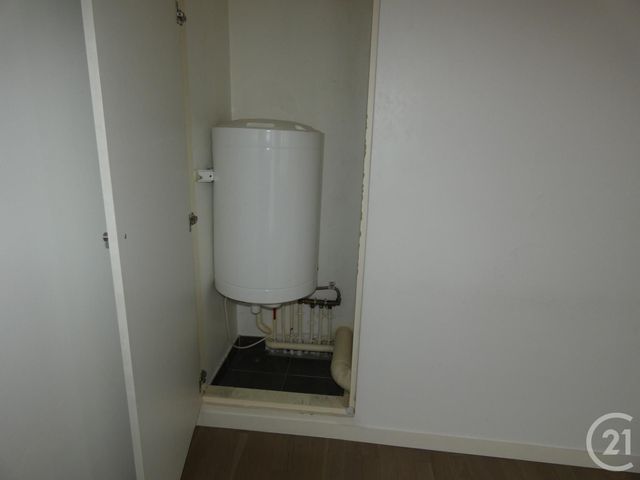 Appartement Studio à louer - 1 pièce - 30.42 m2 - COURBEVOIE - 92 - ILE-DE-FRANCE - Century 21 Halesia Immobilier