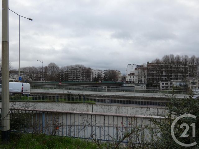 Appartement Studio à louer - 1 pièce - 30.42 m2 - COURBEVOIE - 92 - ILE-DE-FRANCE - Century 21 Halesia Immobilier