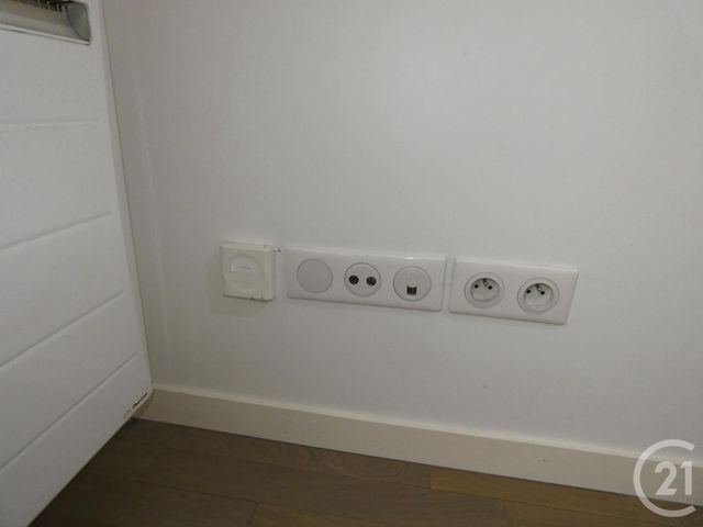 Appartement Studio à louer - 1 pièce - 30.42 m2 - COURBEVOIE - 92 - ILE-DE-FRANCE - Century 21 Halesia Immobilier