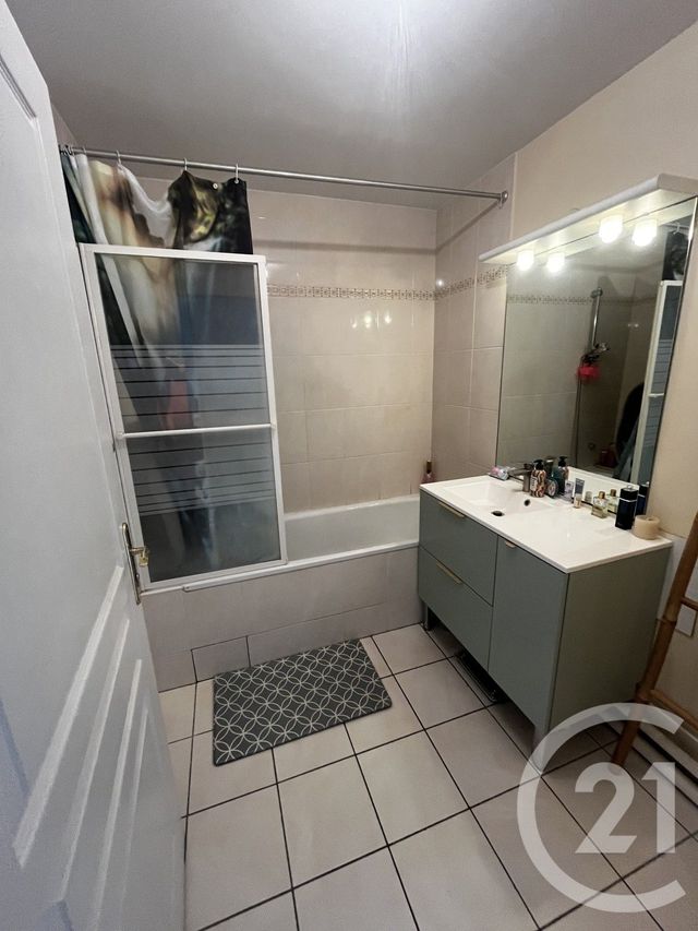 Appartement F3 à vendre - 3 pièces - 60.0 m2 - GENNEVILLIERS - 92 - ILE-DE-FRANCE - Century 21 Halesia Immobilier