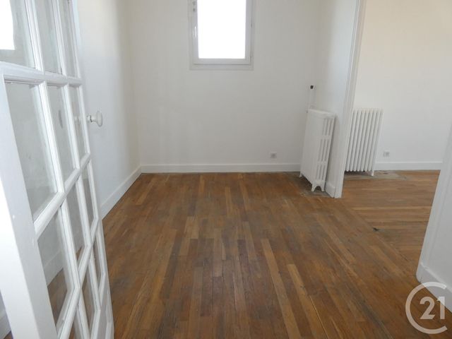 Afficher la photo en grand Appartement F3 à louer - 3 pièces - 46.0 m2 - ASNIERES SUR SEINE - 92 - ILE-DE-FRANCE - Century 21 Halesia Immobilier