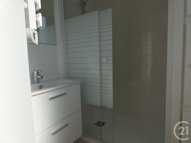 Afficher la photo en grand Appartement F3 à louer - 3 pièces - 46.0 m2 - ASNIERES SUR SEINE - 92 - ILE-DE-FRANCE - Century 21 Halesia Immobilier