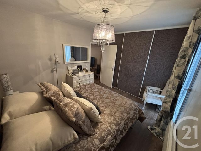 Appartement F2 à vendre - 2 pièces - 46.0 m2 - GENNEVILLIERS - 92 - ILE-DE-FRANCE - Century 21 Halesia Immobilier