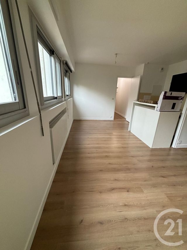 Appartement F1 à louer - 1 pièce - 35.1 m2 - PARIS - 75020 - ILE-DE-FRANCE - Century 21 Halesia Immobilier