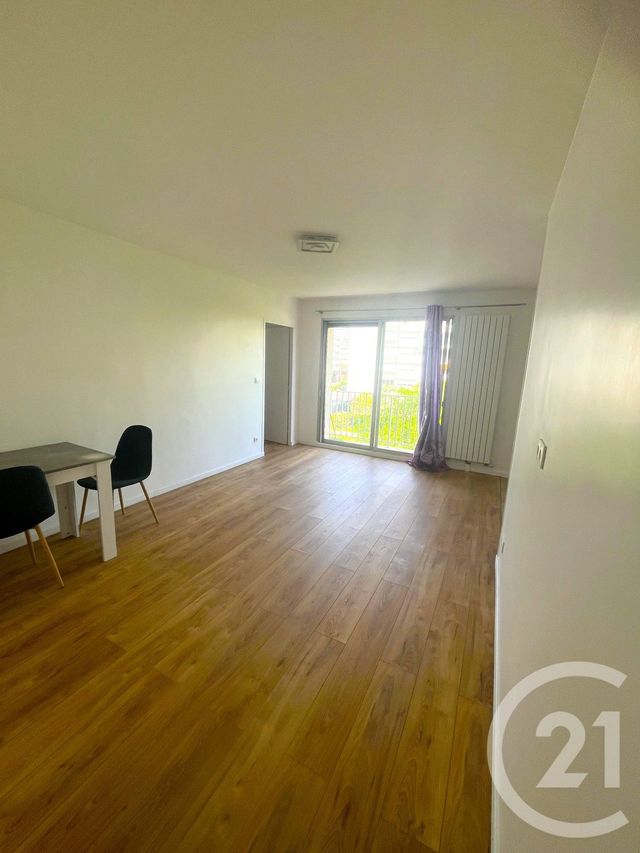 Appartement F2 à vendre - 2 pièces - 46.05 m2 - GENNEVILLIERS - 92 - ILE-DE-FRANCE - Century 21 Halesia Immobilier