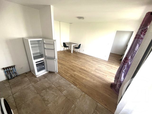 Appartement F2 à vendre - 2 pièces - 46.05 m2 - GENNEVILLIERS - 92 - ILE-DE-FRANCE - Century 21 Halesia Immobilier