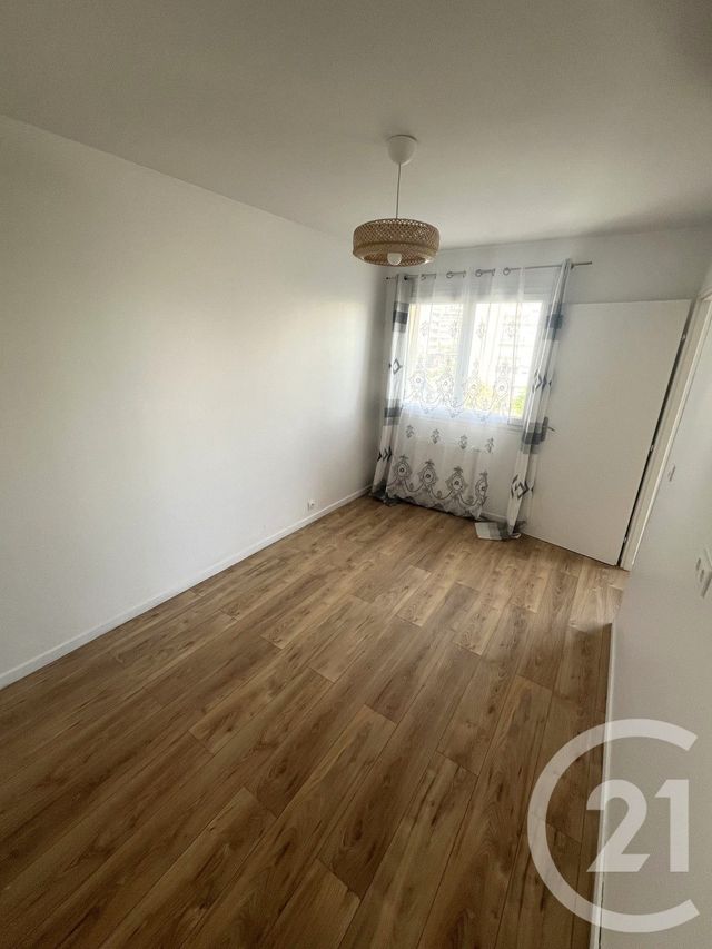 Appartement F2 à vendre - 2 pièces - 46.05 m2 - GENNEVILLIERS - 92 - ILE-DE-FRANCE - Century 21 Halesia Immobilier