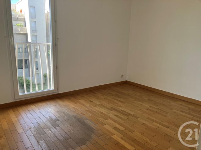 Afficher la photo en grand Appartement F3 à vendre - 3 pièces - 62.0 m2 - GENNEVILLIERS - 92 - ILE-DE-FRANCE - Century 21 Halesia Immobilier
