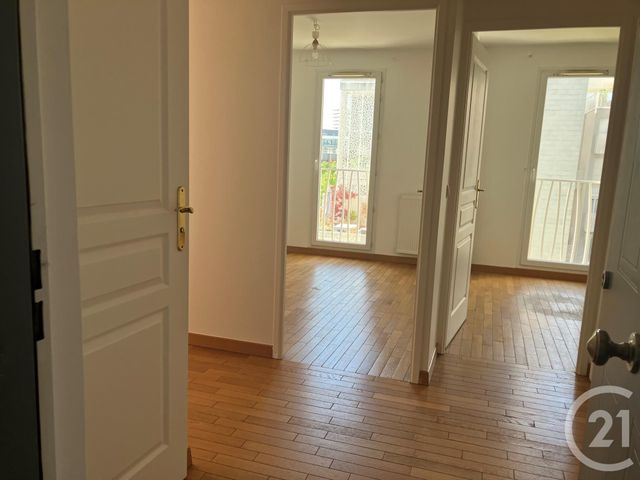 Afficher la photo en grand Appartement F3 à vendre - 3 pièces - 62.0 m2 - GENNEVILLIERS - 92 - ILE-DE-FRANCE - Century 21 Halesia Immobilier