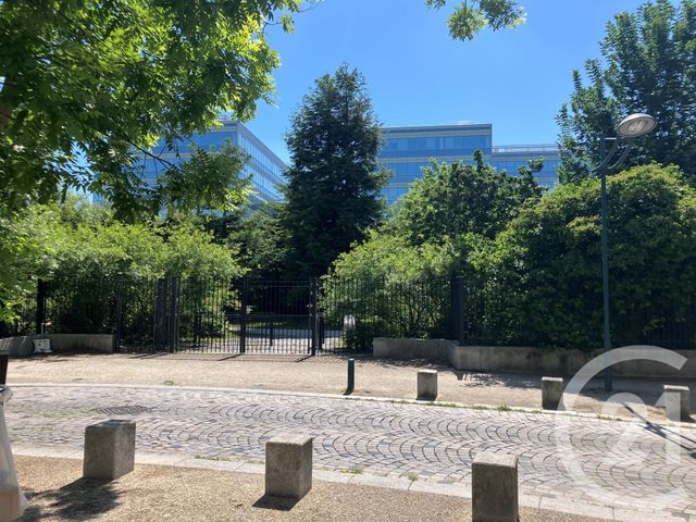 Afficher la photo en grand Appartement F3 à vendre - 3 pièces - 62.0 m2 - GENNEVILLIERS - 92 - ILE-DE-FRANCE - Century 21 Halesia Immobilier