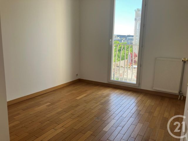 Afficher la photo en grand Appartement F3 à vendre - 3 pièces - 62.0 m2 - GENNEVILLIERS - 92 - ILE-DE-FRANCE - Century 21 Halesia Immobilier