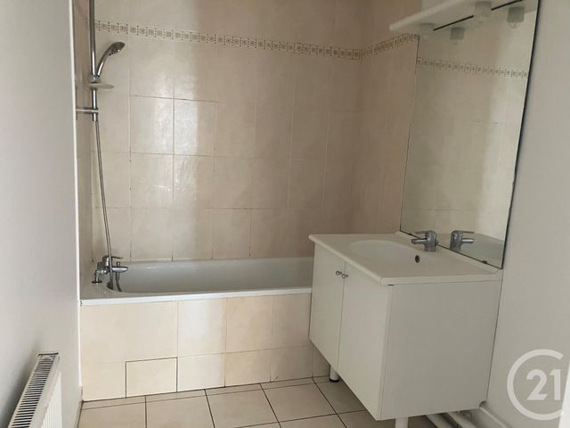 Afficher la photo en grand Appartement F3 à vendre - 3 pièces - 62.0 m2 - GENNEVILLIERS - 92 - ILE-DE-FRANCE - Century 21 Halesia Immobilier