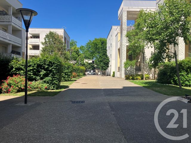 Afficher la photo en grand Appartement F3 à vendre - 3 pièces - 62.0 m2 - GENNEVILLIERS - 92 - ILE-DE-FRANCE - Century 21 Halesia Immobilier