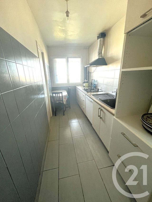 Appartement F4 à vendre - 4 pièces - 77.25 m2 - GENNEVILLIERS - 92 - ILE-DE-FRANCE - Century 21 Halesia Immobilier