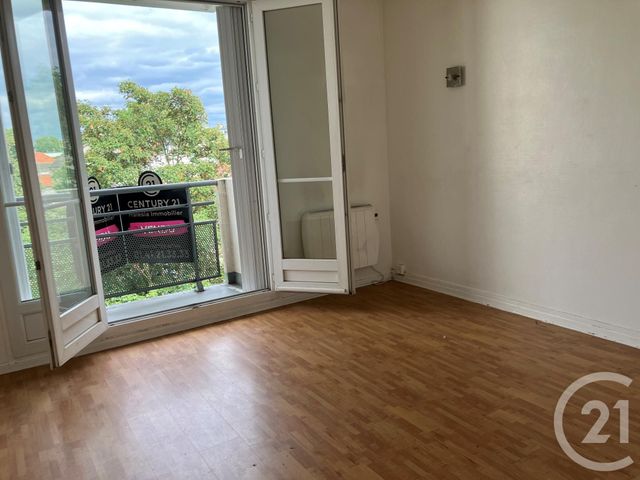 Appartement F4 à vendre - 4 pièces - 65.0 m2 - GENNEVILLIERS - 92 - ILE-DE-FRANCE - Century 21 Halesia Immobilier