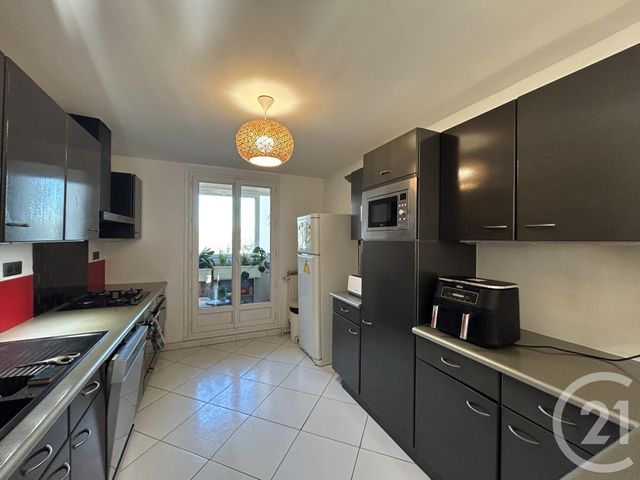 Appartement F4 à vendre - 4 pièces - 81.0 m2 - GENNEVILLIERS - 92 - ILE-DE-FRANCE - Century 21 Halesia Immobilier