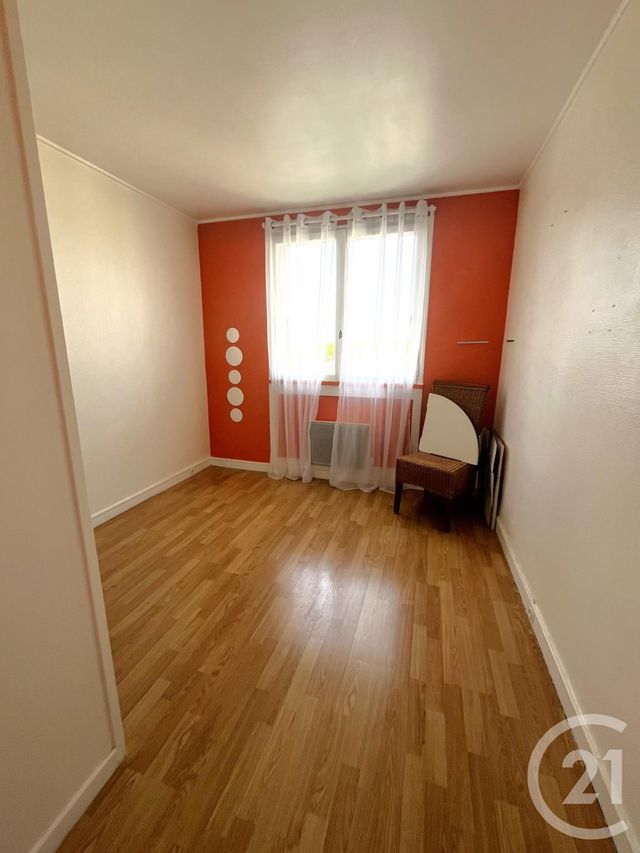 Afficher la photo en grand Appartement F3 à vendre - 3 pièces - 55.0 m2 - VILLENEUVE LA GARENNE - 92 - ILE-DE-FRANCE - Century 21 Halesia Immobilier