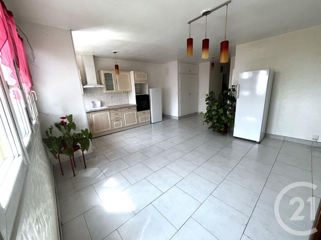 Afficher la photo en grand Appartement F3 à vendre - 3 pièces - 55.0 m2 - VILLENEUVE LA GARENNE - 92 - ILE-DE-FRANCE - Century 21 Halesia Immobilier