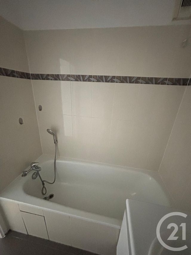 Appartement F3 à louer - 3 pièces - 53.62 m2 - LONGJUMEAU - 91 - ILE-DE-FRANCE - Century 21 Halesia Immobilier