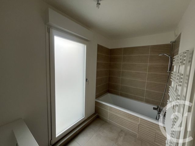 Appartement à louer - 3 pièces - 57.46 m2 - ASNIERES SUR SEINE - 92 - ILE-DE-FRANCE - Century 21 Halesia Immobilier