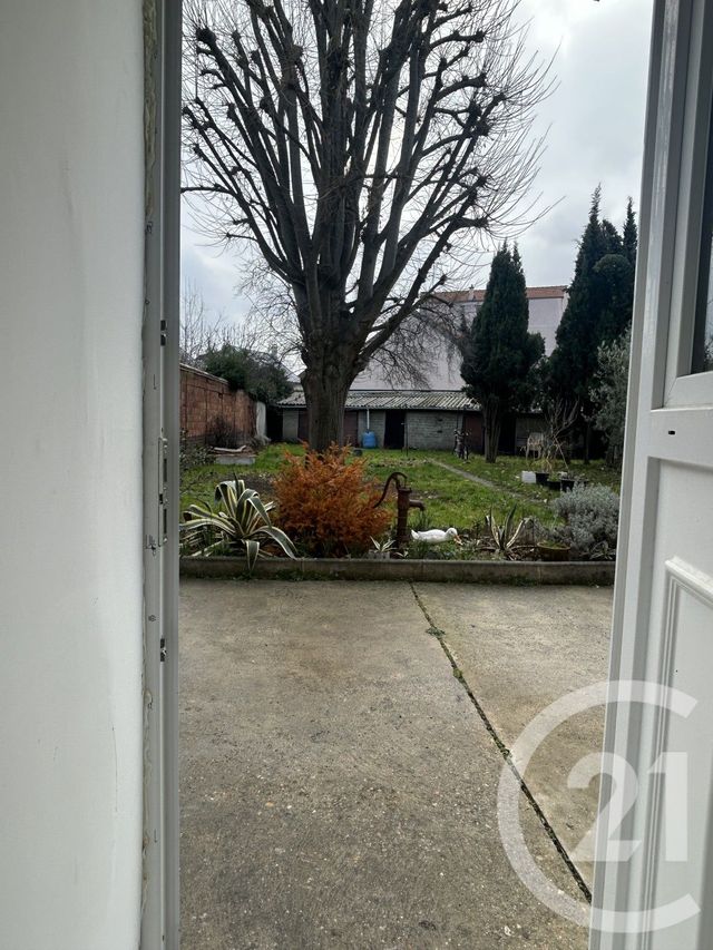 Appartement F2 à vendre - 2 pièces - 24.63 m2 - GENNEVILLIERS - 92 - ILE-DE-FRANCE - Century 21 Halesia Immobilier