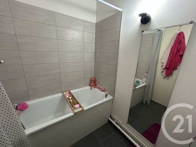 Appartement F4 à vendre - 4 pièces - 83.0 m2 - GENNEVILLIERS - 92 - ILE-DE-FRANCE - Century 21 Halesia Immobilier