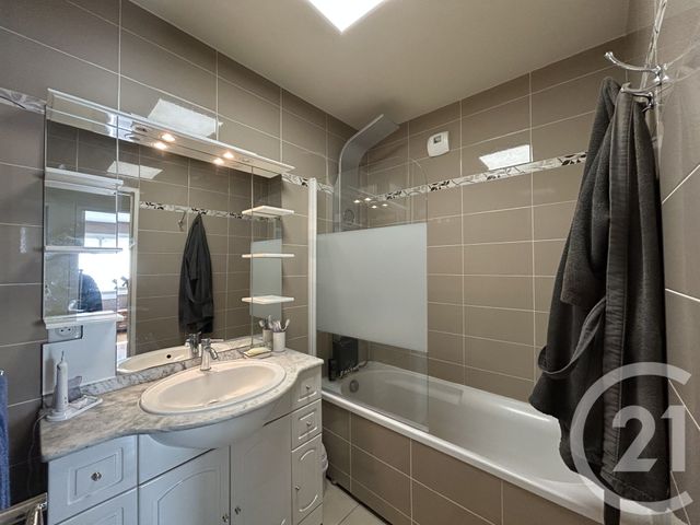 Appartement F3 à vendre - 3 pièces - 72.0 m2 - GENNEVILLIERS - 92 - ILE-DE-FRANCE - Century 21 Halesia Immobilier