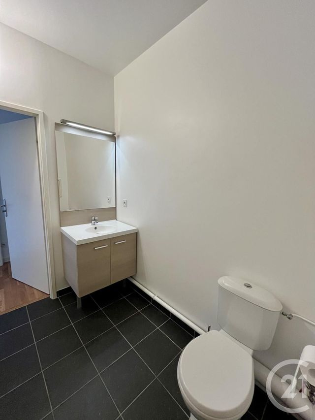 Appartement à louer - 2 pièces - 38.0 m2 - GENNEVILLIERS - 92 - ILE-DE-FRANCE - Century 21 Halesia Immobilier