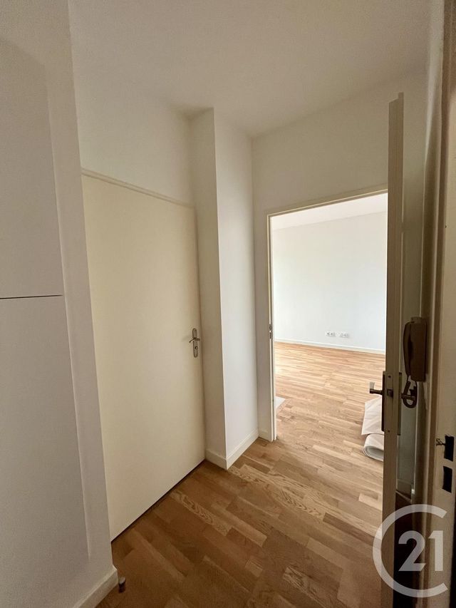Appartement à louer - 2 pièces - 38.0 m2 - GENNEVILLIERS - 92 - ILE-DE-FRANCE - Century 21 Halesia Immobilier