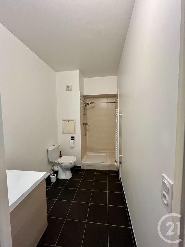 Appartement à louer - 2 pièces - 38.0 m2 - GENNEVILLIERS - 92 - ILE-DE-FRANCE - Century 21 Halesia Immobilier