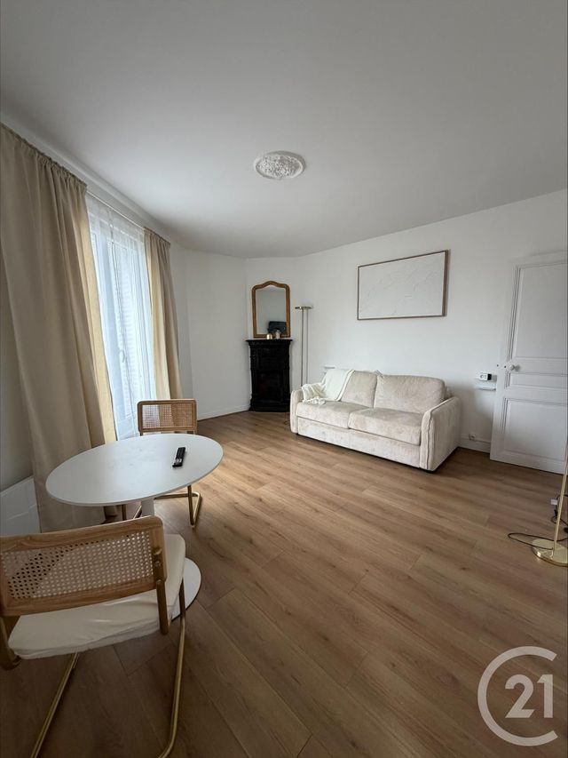 Appartement F1 à louer - 1 pièce - 27.8 m2 - GENNEVILLIERS - 92 - ILE-DE-FRANCE - Century 21 Halesia Immobilier