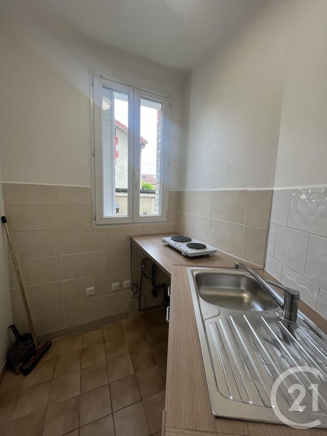 Appartement F1 à louer - 1 pièce - 19.95 m2 - GENNEVILLIERS - 92 - ILE-DE-FRANCE - Century 21 Halesia Immobilier