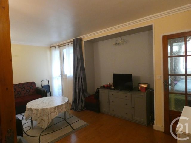 Appartement T3 à vendre - 3 pièces - 55.0 m2 - GENNEVILLIERS - 92 - ILE-DE-FRANCE - Century 21 Halesia Immobilier