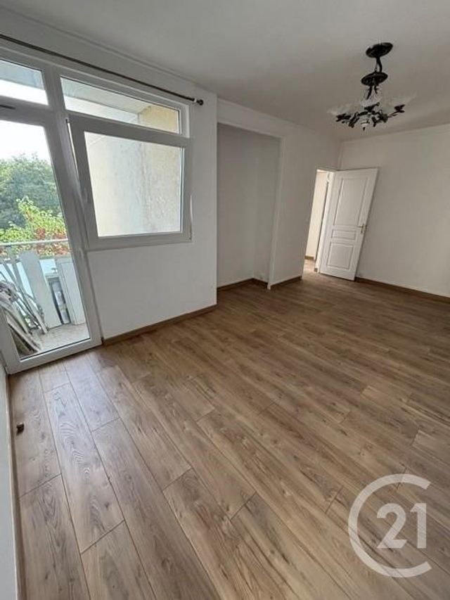 Appartement F3 à louer - 3 pièces - 54.0 m2 - GENNEVILLIERS - 92 - ILE-DE-FRANCE - Century 21 Halesia Immobilier