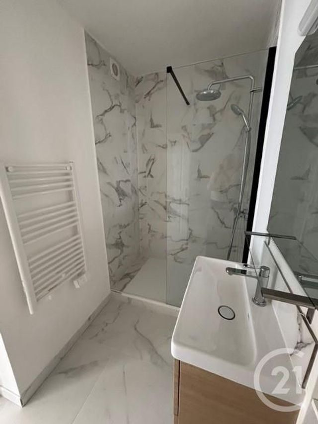 Appartement F3 à louer - 3 pièces - 54.0 m2 - GENNEVILLIERS - 92 - ILE-DE-FRANCE - Century 21 Halesia Immobilier