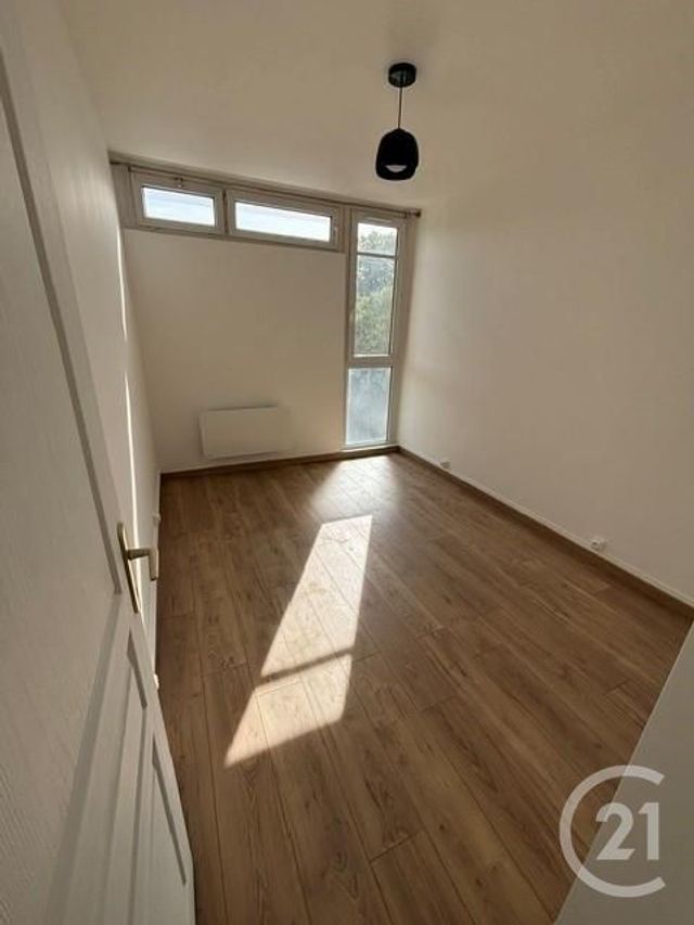 Appartement F3 à louer - 3 pièces - 54.0 m2 - GENNEVILLIERS - 92 - ILE-DE-FRANCE - Century 21 Halesia Immobilier